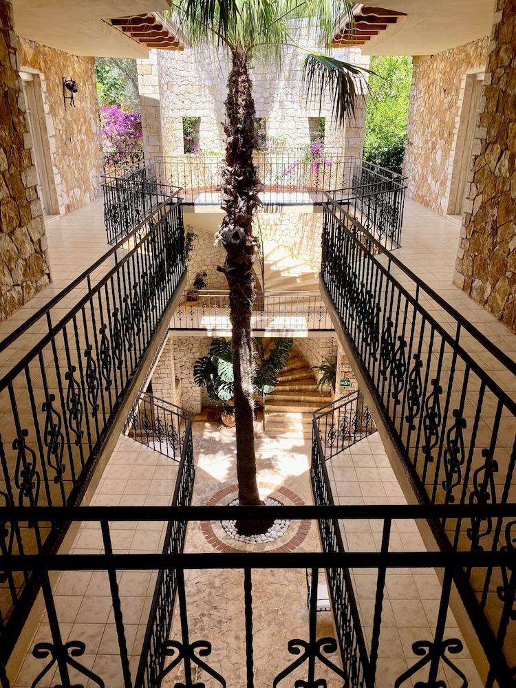 Tamara Hotel 4*